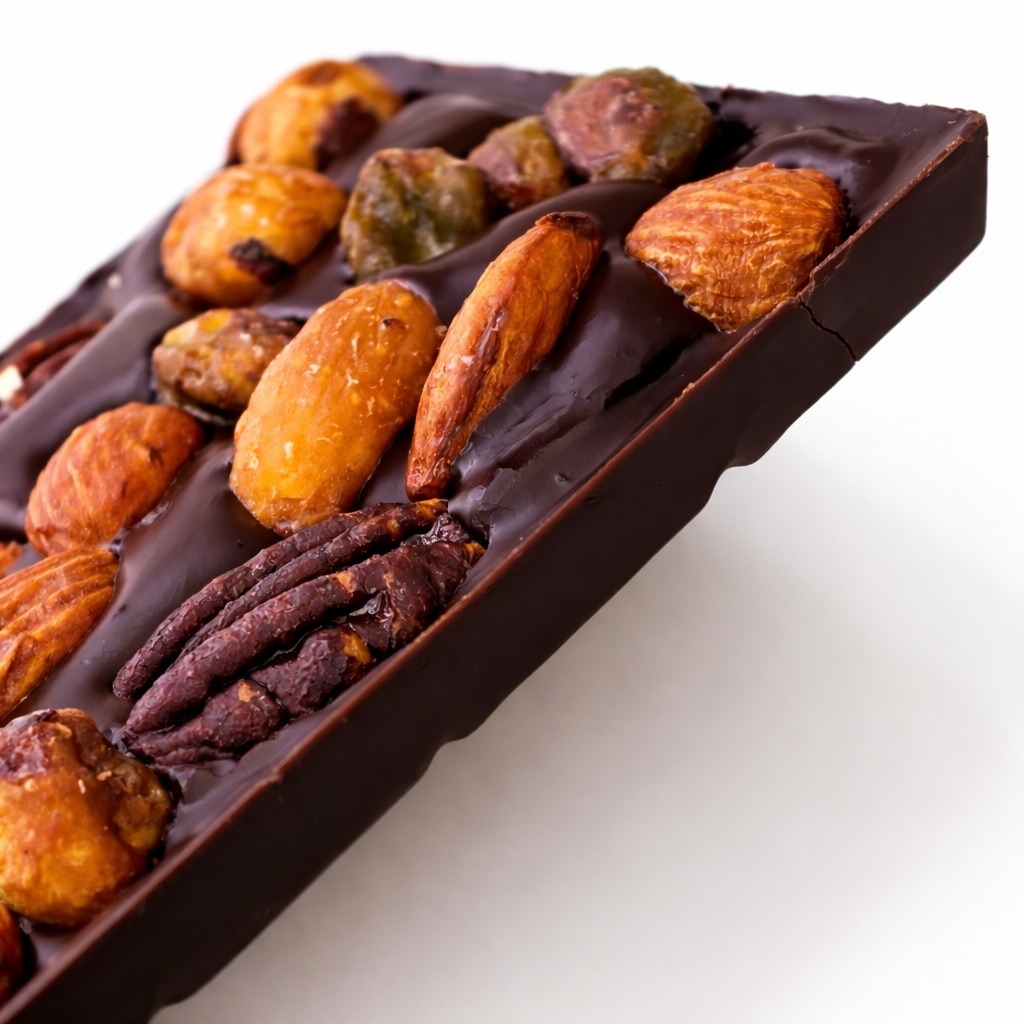 Tablette aux mendiants chocolat noir 66 % cacao – Image 2